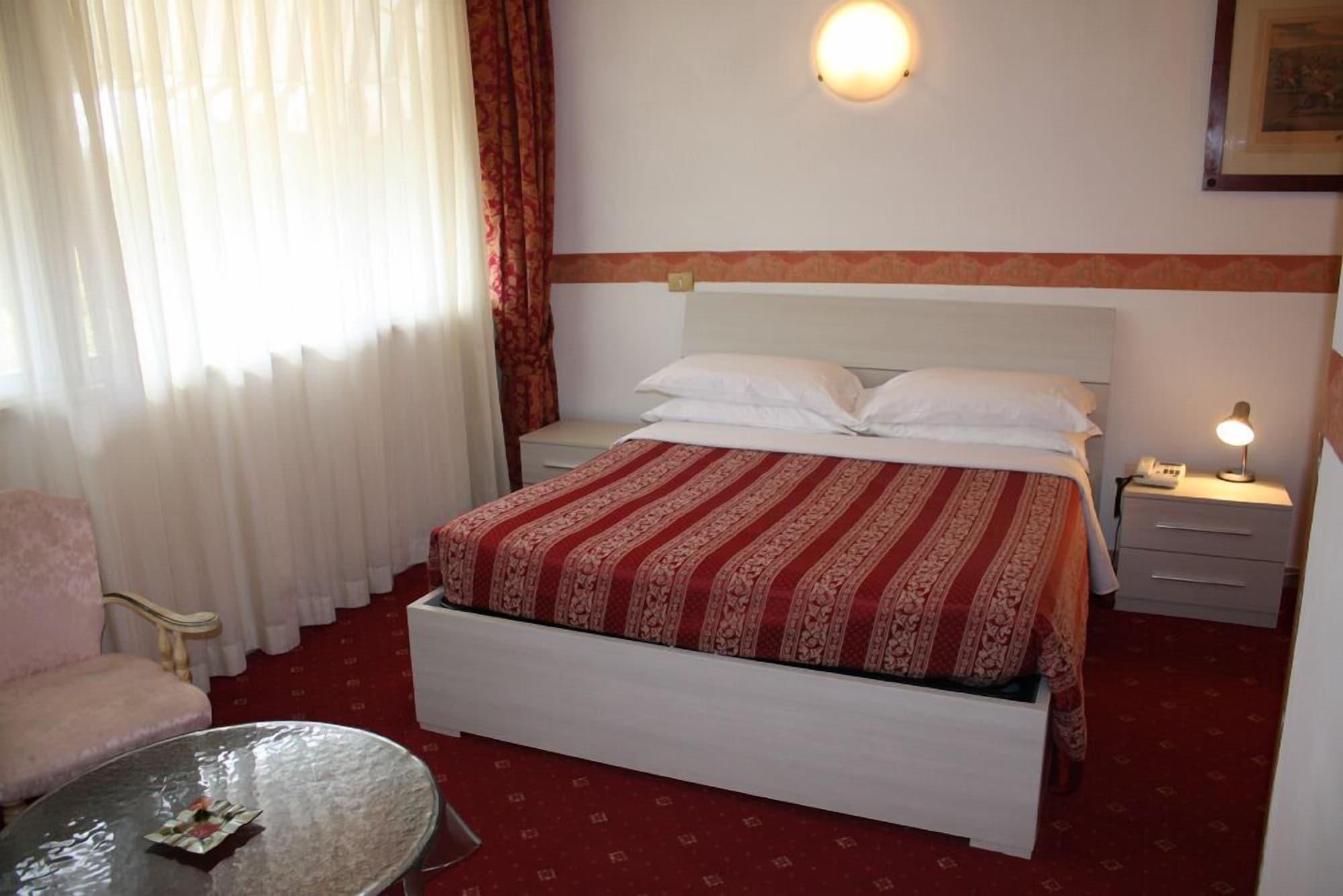 Hotel Giulietta E Romeo Casal Palocco Εξωτερικό φωτογραφία