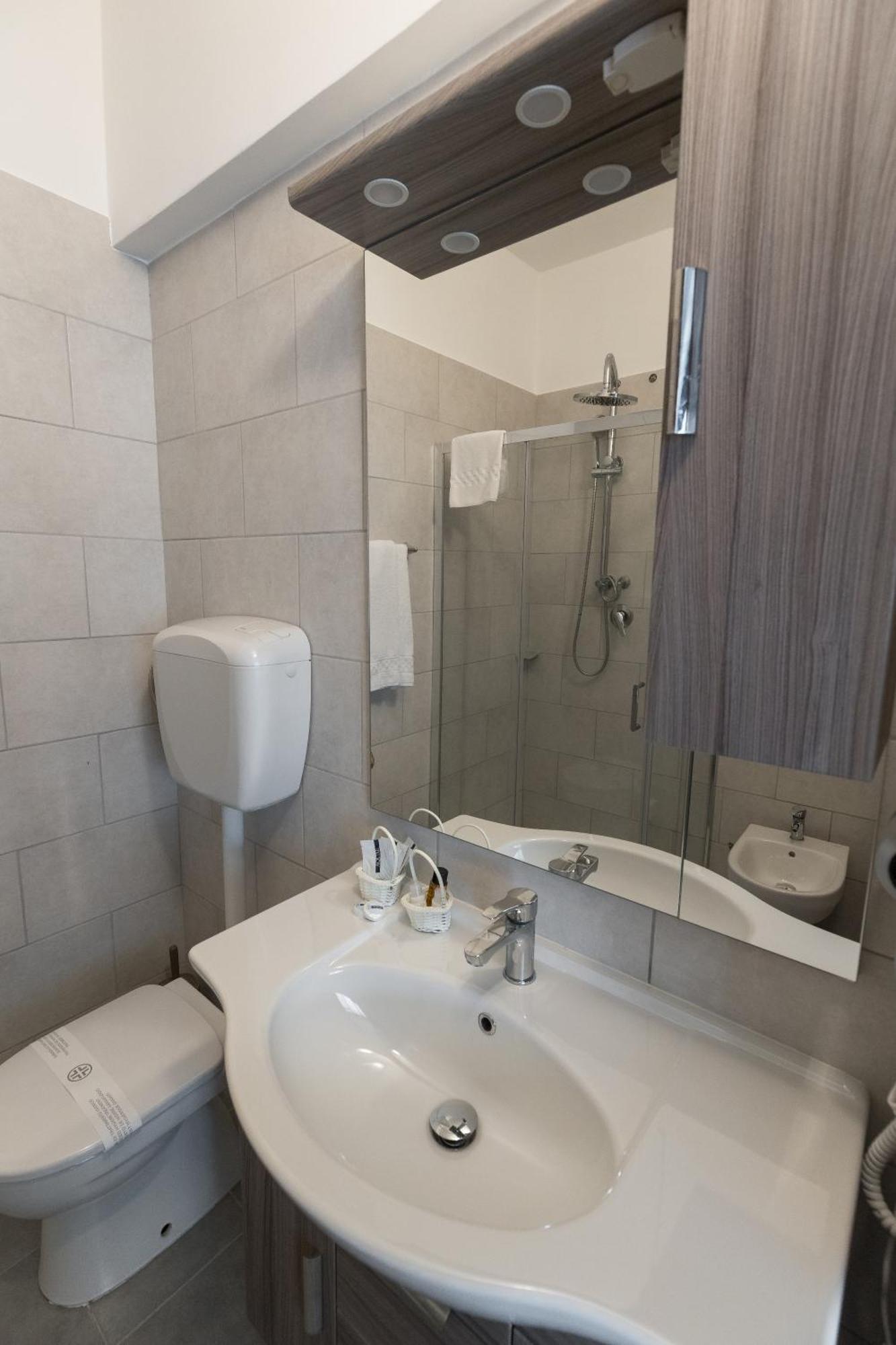 Hotel Giulietta E Romeo Casal Palocco Εξωτερικό φωτογραφία