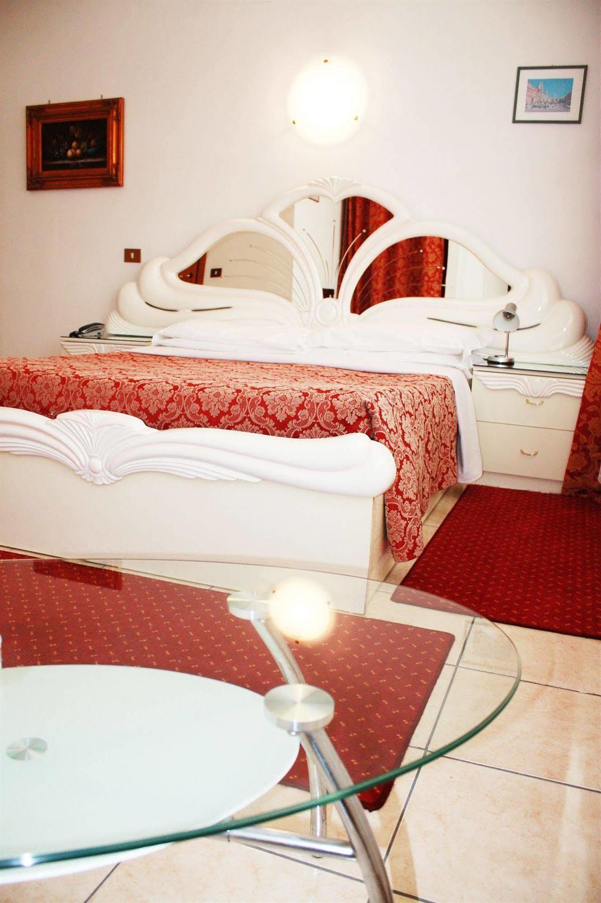 Hotel Giulietta E Romeo Casal Palocco Εξωτερικό φωτογραφία