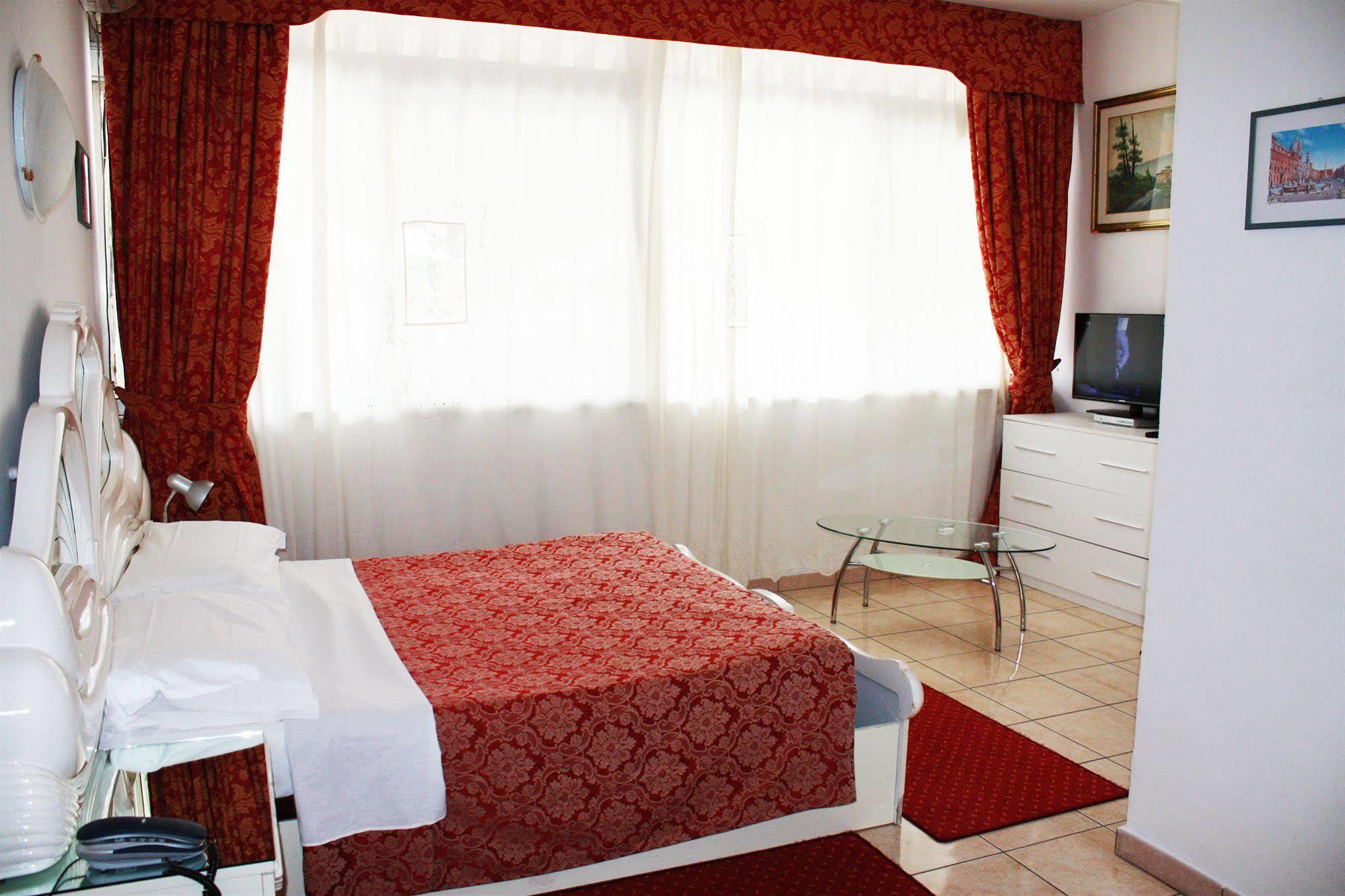 Hotel Giulietta E Romeo Casal Palocco Εξωτερικό φωτογραφία